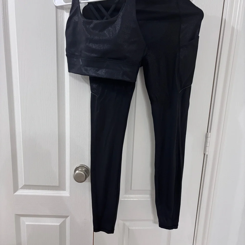 SET of 2- Lululemon Speed Up Black Foil and Energy Bra in size 6 - Picture 5 of 12